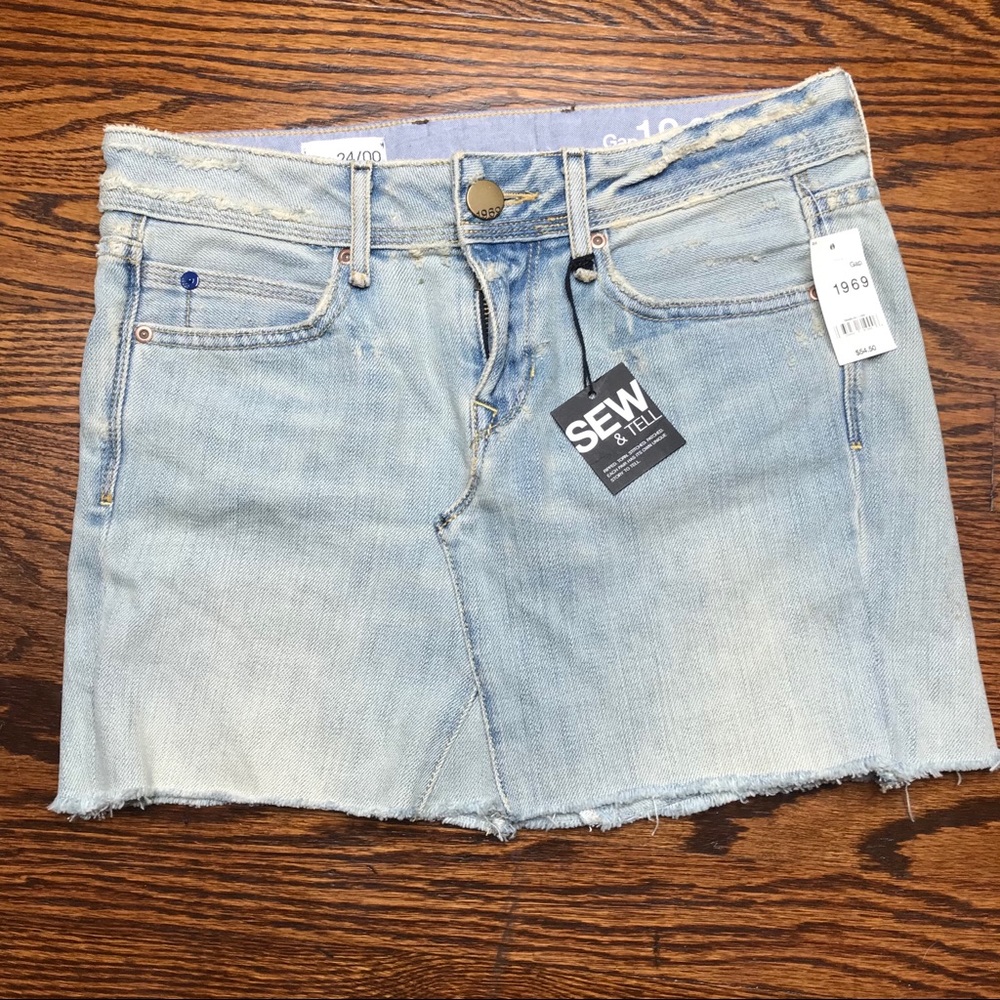 Light wash Gap Denim skirt size 00